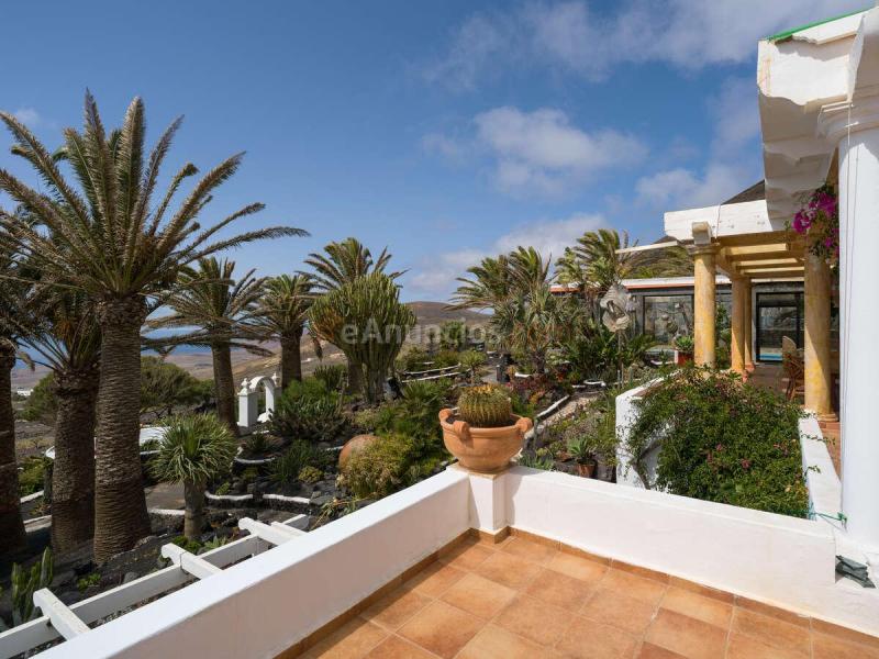 Villa exclusiva en La Asomada con vistas panorámicas al océano y a Fuerteventura