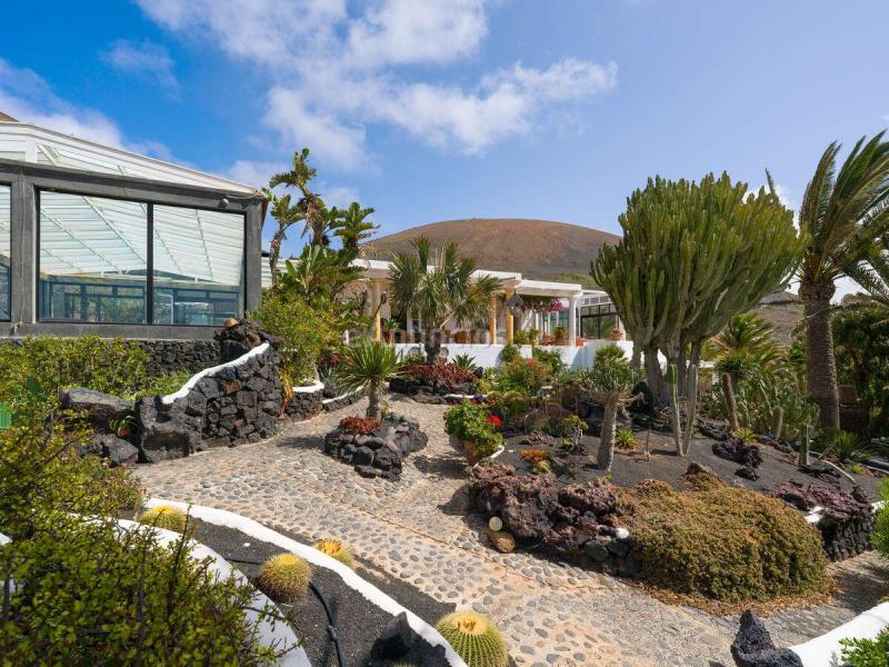 Villa exclusiva en La Asomada con vistas panorámicas al océano y a Fuerteventura