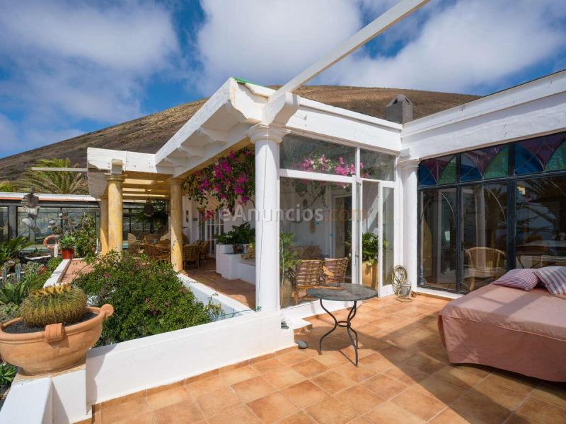 Villa exclusiva en La Asomada con vistas panorámicas al océano y a Fuerteventura