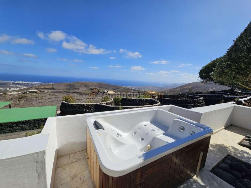 Villa exclusiva en La Asomada con vistas panorámicas al océano y a Fuerteventura