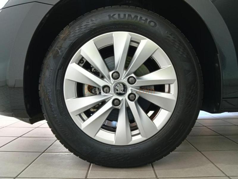 Skoda Octavia 1.5 TSI m-HEV Selection DSG 110 kW (150 CV)