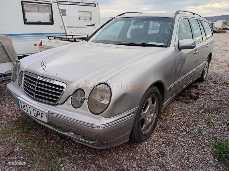 Mercedes Clase E E320 AVANT CDI AVANTGARDE AUT. 197 CV. de 1999 con 374.000 Km por 1.500 EUR. en Murcia