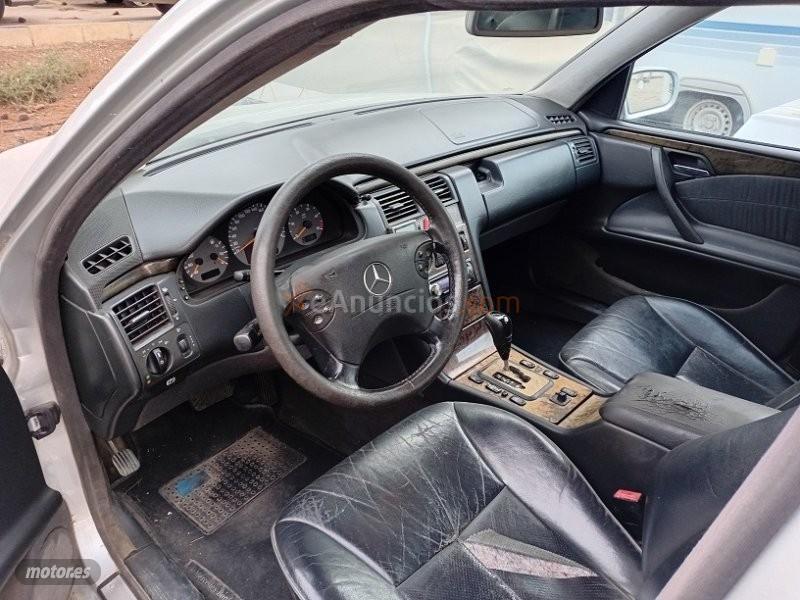Mercedes Clase E E320 AVANT CDI AVANTGARDE AUT. 197 CV. de 1999 con 374.000 Km por 1.500 EUR. en Murcia