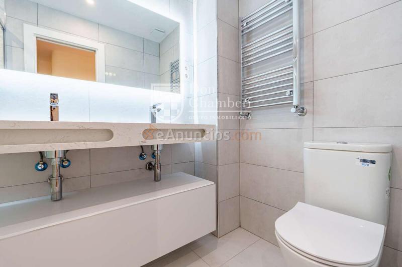 (Ref.641871) Piso exterior con terraza y 2 habitaciones, recién reformado, Chamberí