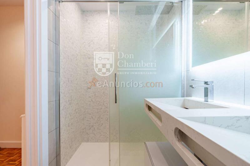 (Ref.641871) Piso exterior con terraza y 2 habitaciones, recién reformado, Chamberí