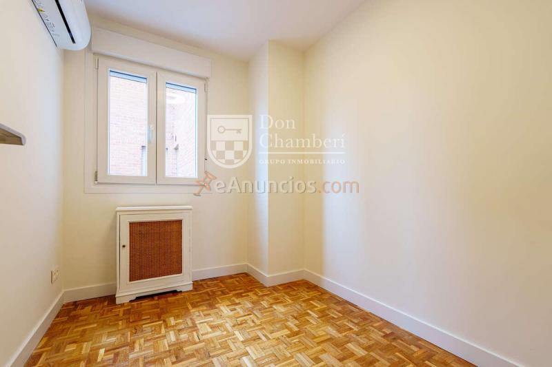 (Ref.641871) Piso exterior con terraza y 2 habitaciones, recién reformado, Chamberí