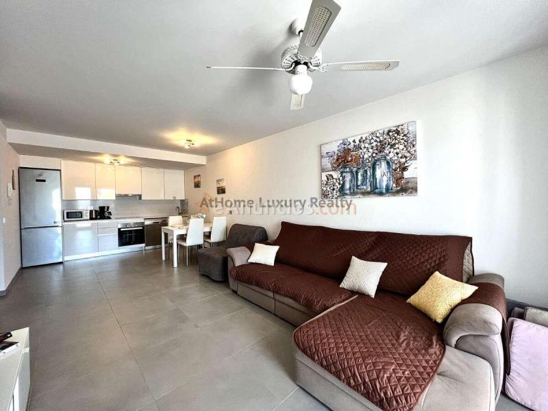 Residencial Las Terrazas II, 2 habitaciones con terraza de 42m2, garaje y trastero