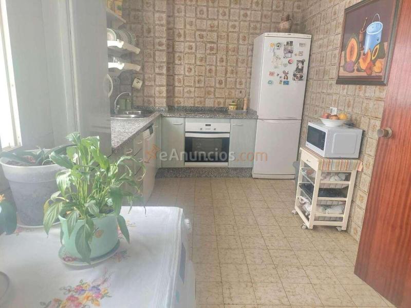 Amplio apartamento de 3 dormitorios en el centro, con la playa a un agradable paseo