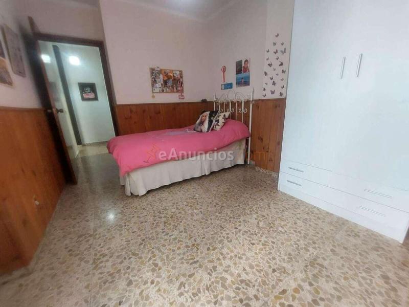 Amplio apartamento de 3 dormitorios en el centro, con la playa a un agradable paseo