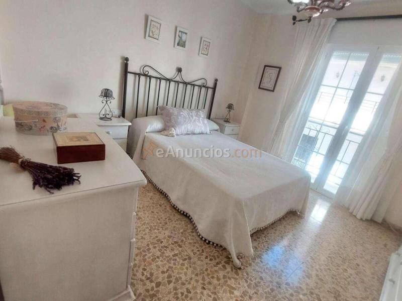 Amplio apartamento de 3 dormitorios en el centro, con la playa a un agradable paseo