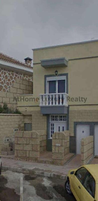 Oportunidad 2 pisos de  3 y 2  dormitorios en el roque, san miguel